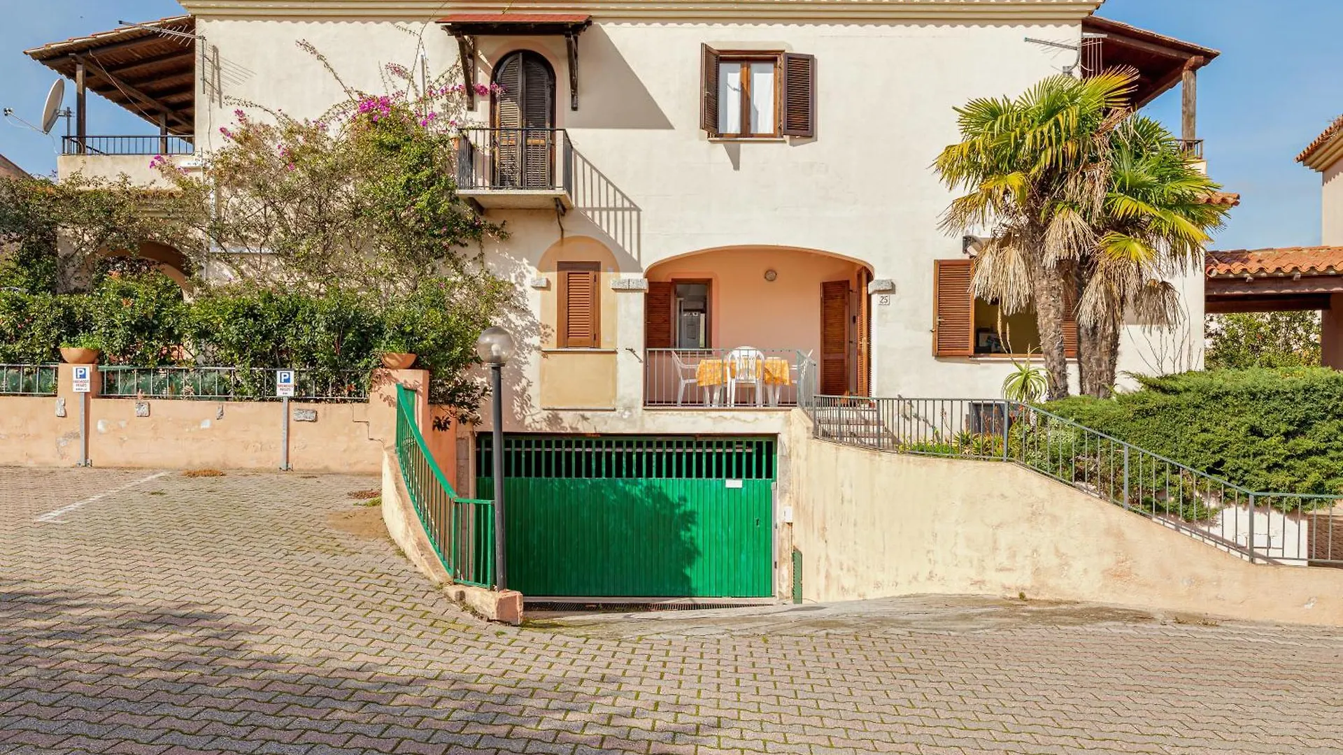 Villetta A 200 Mt Dalla Spiaggia Budoni 0*,  Italy